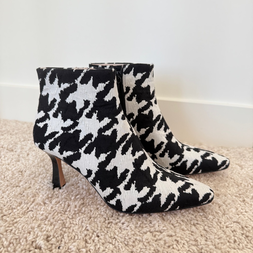 Louise et Cie ‘Lenci’ Bootie Black White Houndstooth Leather